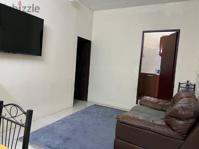 Fully Furnished Room for Rent | Al Dafna | Near Embas | Bills Included 2