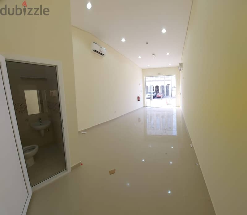 shops in Duhail for rent 3