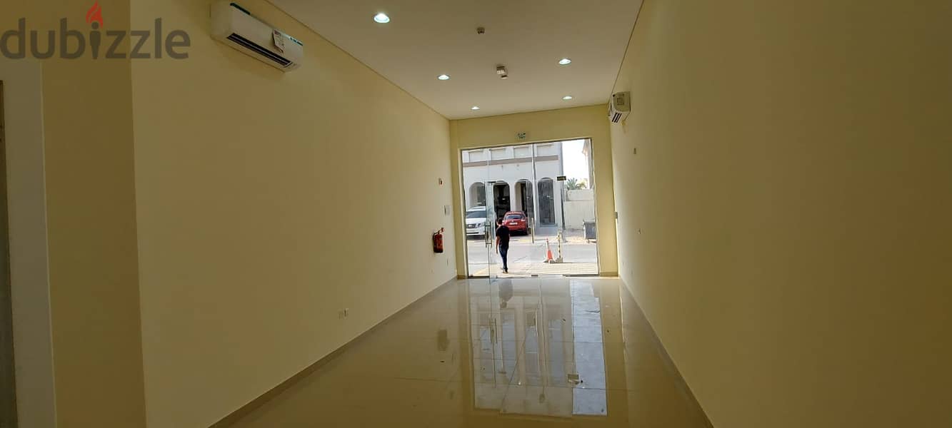 shops in Duhail for rent 4