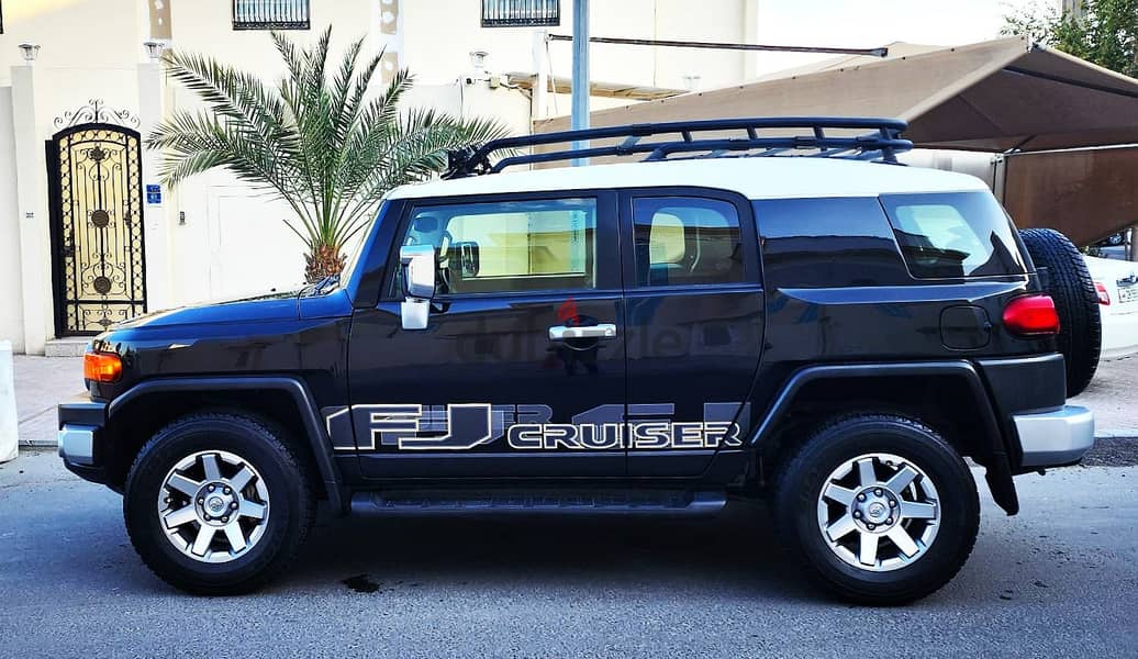 Toyota FJ Cruiser 2020 Model– Fully Loaded & Well Maintained 4