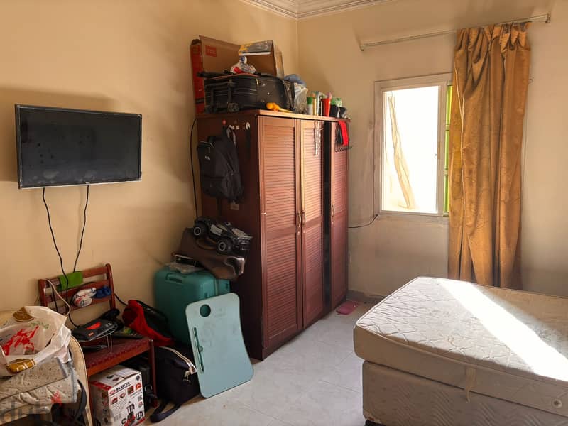 Fully furnished room for executive bachelor 0