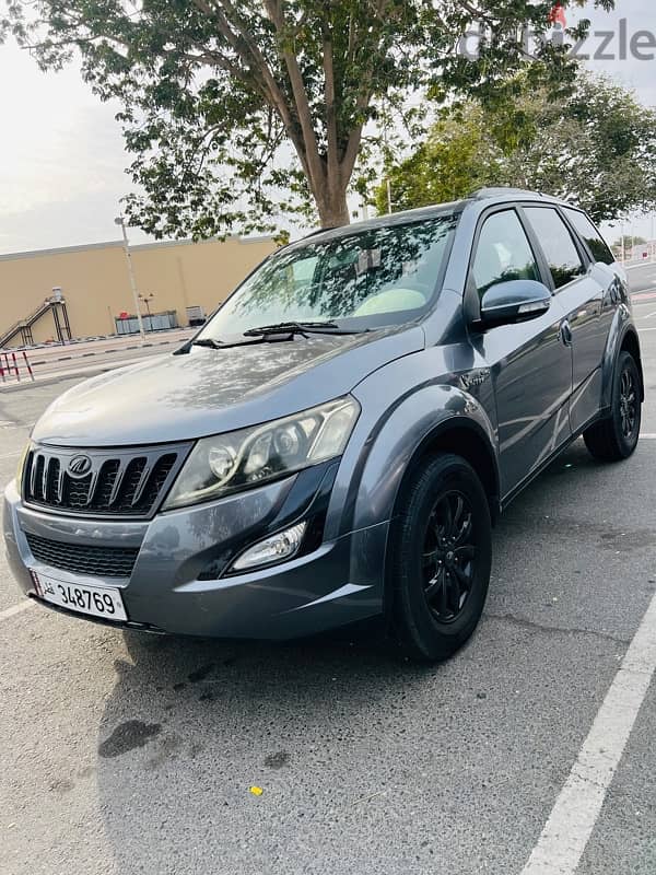 Mahindra XUV500 2017 5