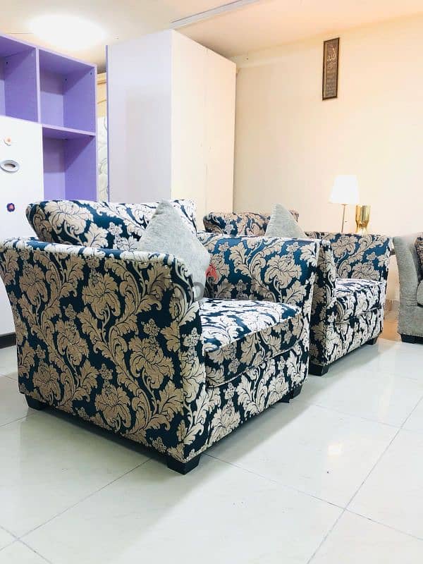 For sale Home center 7 seater sofa set 7