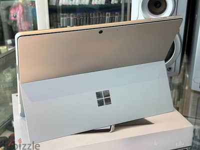 Microsoft - Surface Pro 9 – 13" – Intel Evo Core i7 - 16GB – 256GB SSD