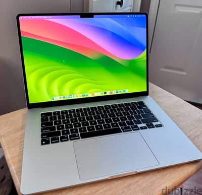 Apple - MacBook Air 15" Laptop - M2 chip - 16GB Memory - 512GB SSD