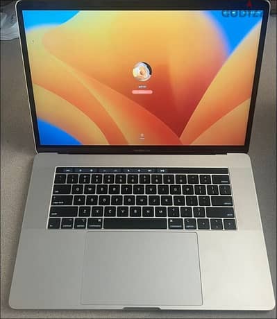 Apple MacBook Pro 16 Inch 2019 8-Core i9 1TB 16GB RAM Touch Bar