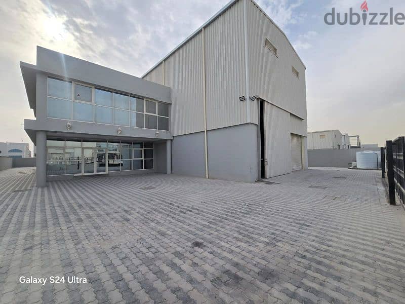 Brand-New Warehouse with Accommodation & Showroom – Birkat Al Wamer 0