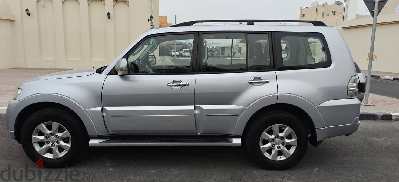 Mitsubishi Pajero 2017 3.5 L Silver 0