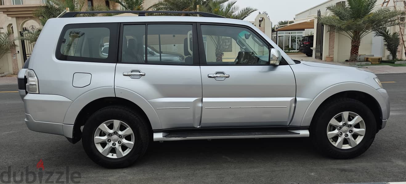 Mitsubishi Pajero 2017 3.5 L Silver 2