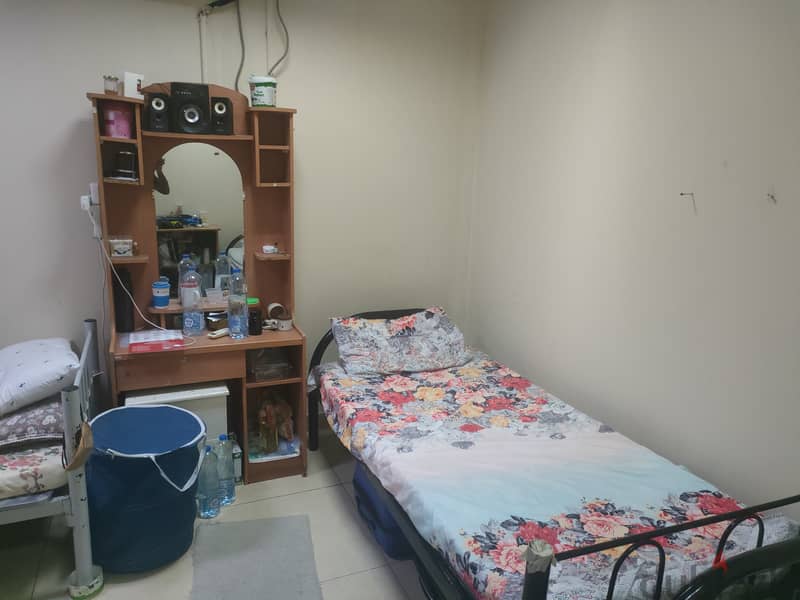 shared bed space for rent near lulu salwa road. mob. 5570 5469 1