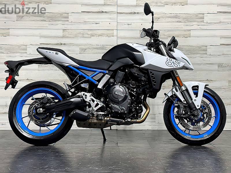 2023 Suzuki GSX-8S (+971561943867) 2