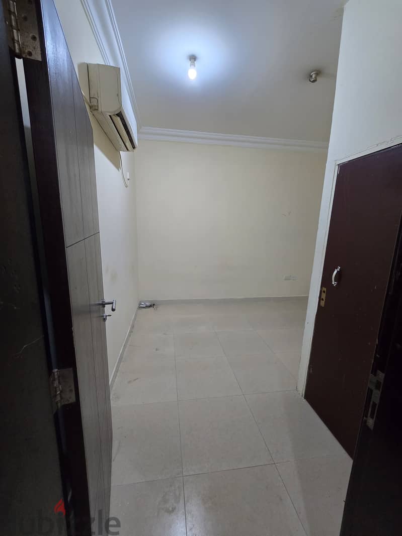 Studio Room with Separate Entrance and Private Bathroom - Al Meshaf 2