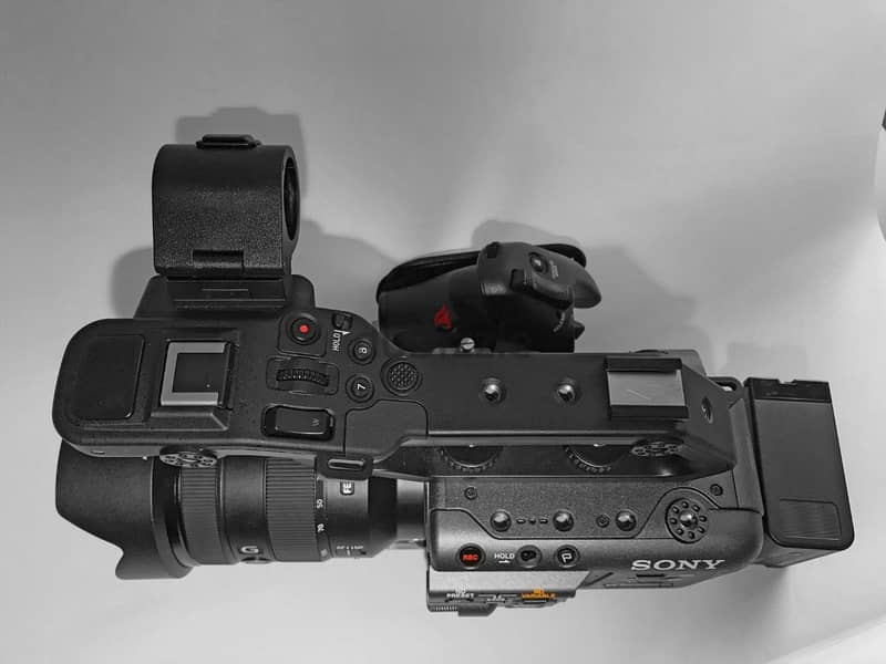 Sony FX6 Cinema Kit 24-105mm Lens 1