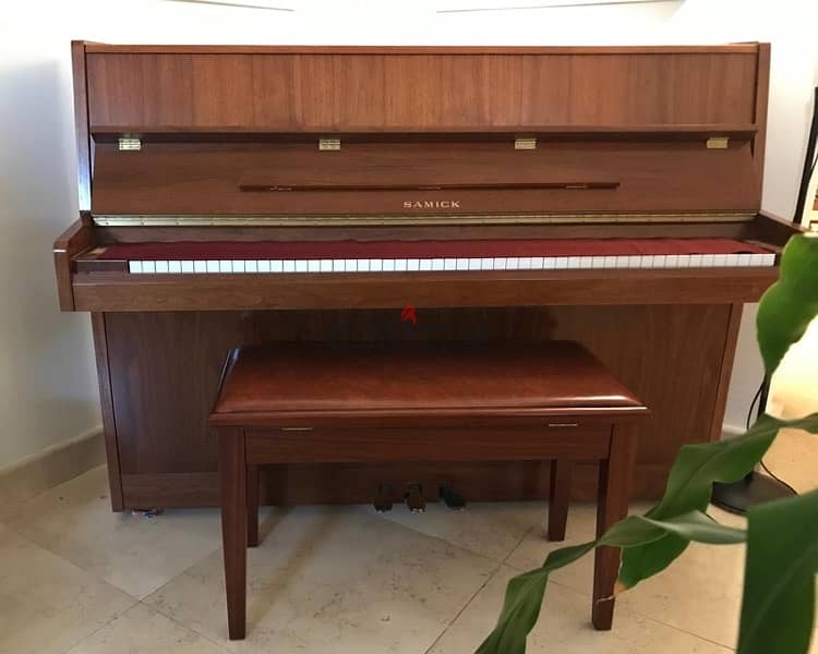 Excellent Upright Samick Piano 3