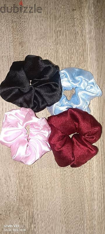 scrunchie and hair clip 3