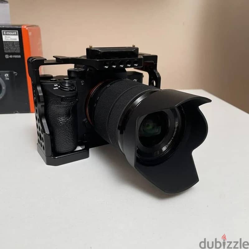 Sony - Alpha A7 III Mirrorless FE 28-70 mm F3.5-5.6 OSS Lens 1