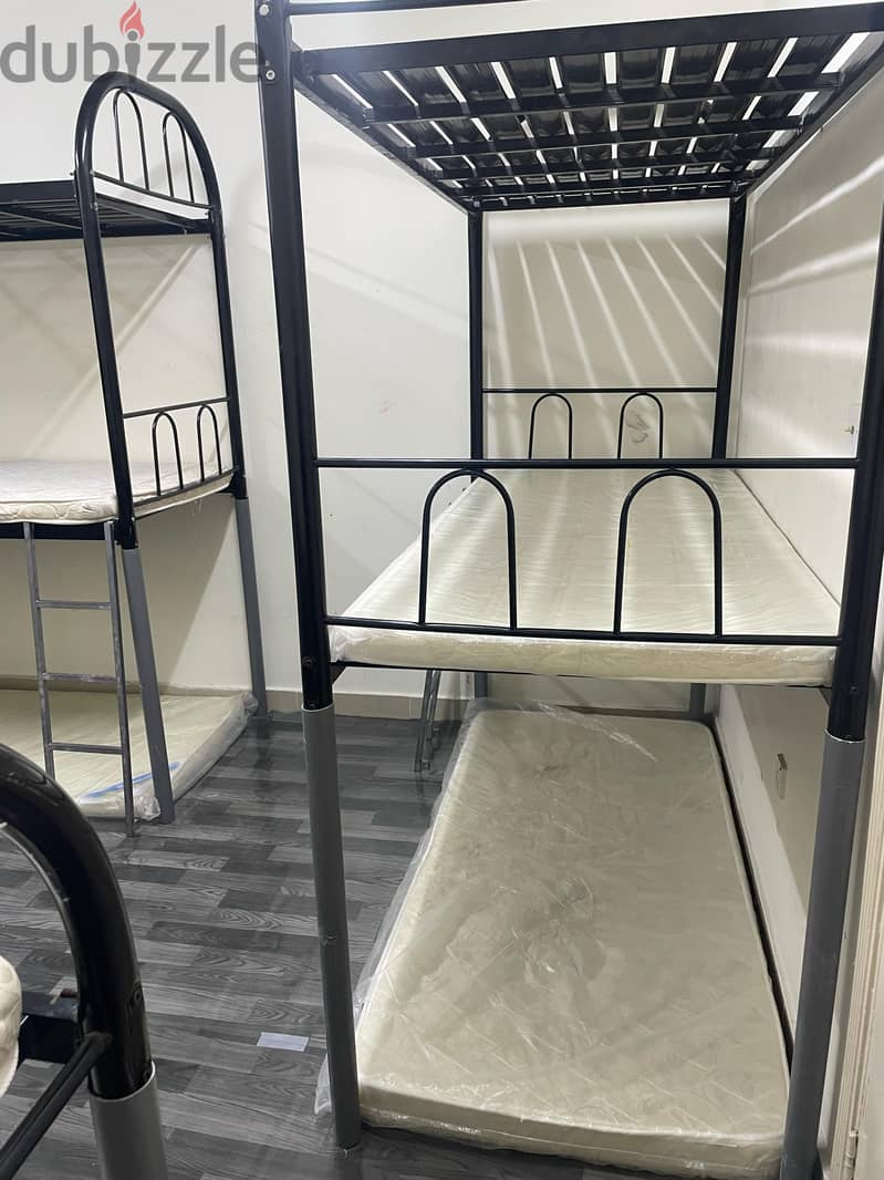 300QR Bed space available 2