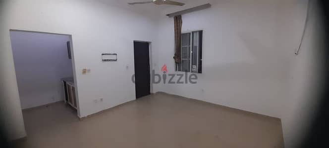 studio for rent in Al Dafnah area