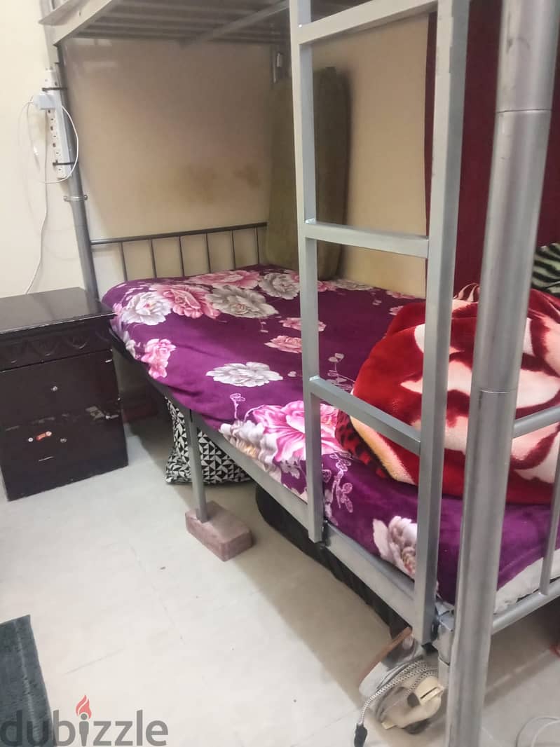 Bed Space Available in Bin Omran ,Near green Mosque 1