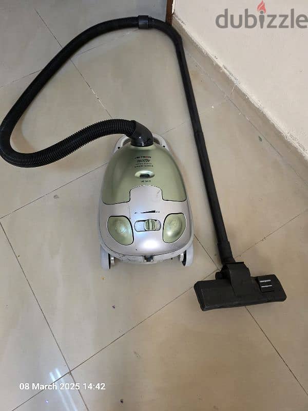 Vaccum Cleaner 1