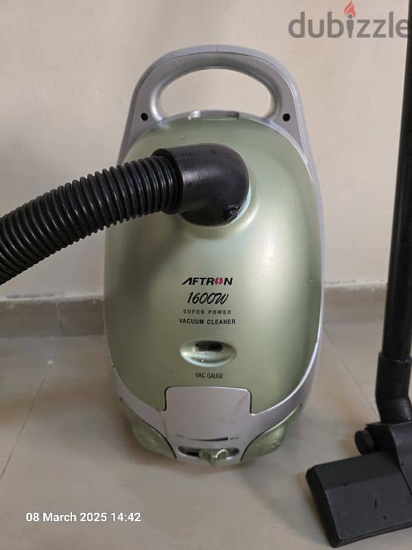 Vaccum Cleaner 2