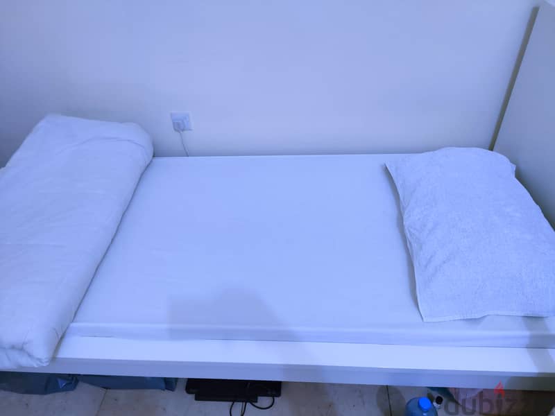 Executive bed space for professional clean room 1