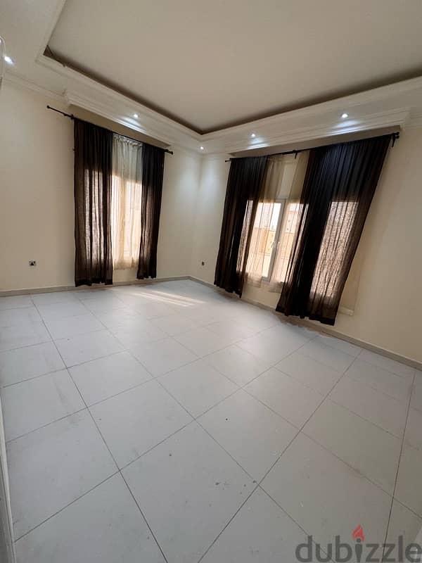 1BHK  غرفة وصالة وحمام ومطبخ بمريخ 0