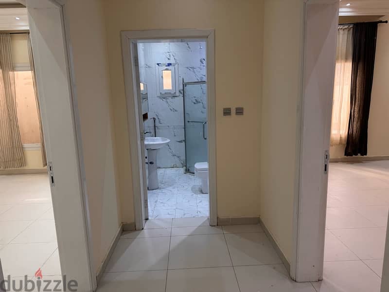 1BHK  غرفة وصالة وحمام ومطبخ بمريخ 3