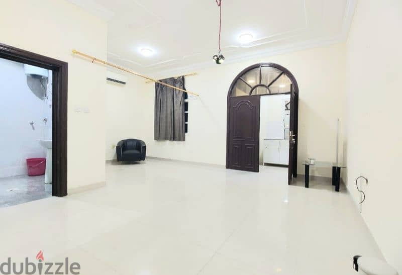 SPACIOUS STUDEO FOR FAMILY @ABU HAMOUR, NEAR SOUQ AL BALADI. 4