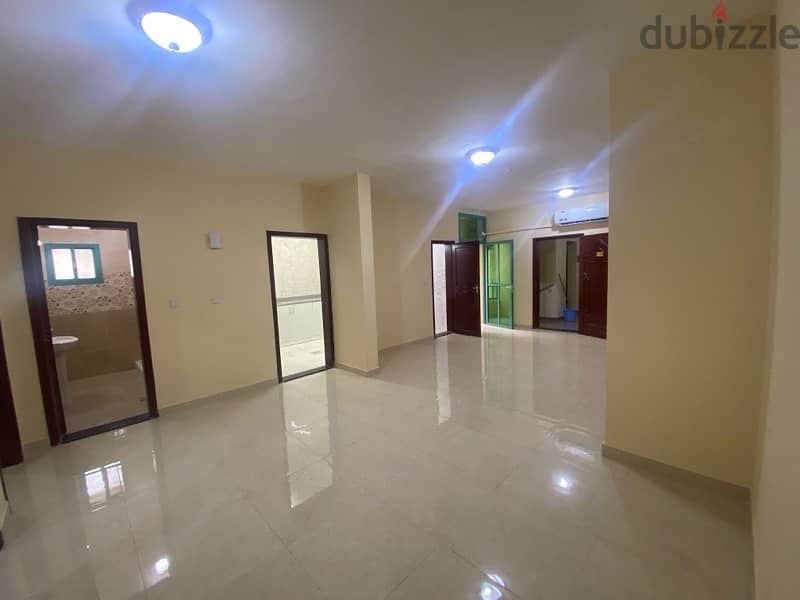 Spacious big 3bhk apartment available in Hillal  backside near 6