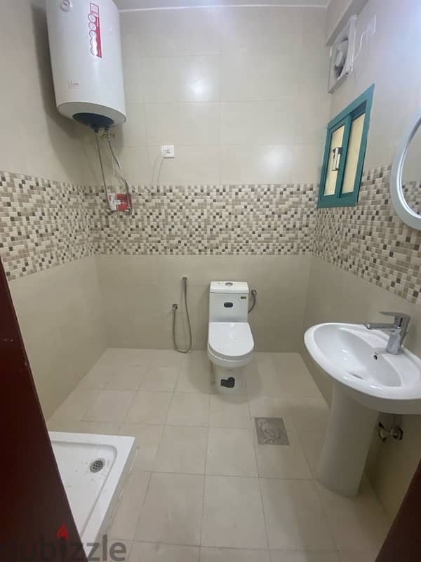 Spacious big 3bhk apartment available in Hillal  backside near 7