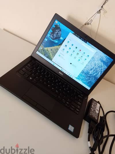 Dell laptop i7 processor 7 generation 8 Gb ram SSD 256 Gb