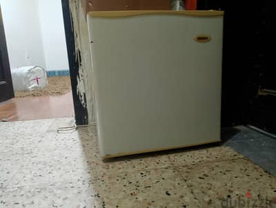 Mini fridge for 80 riyals