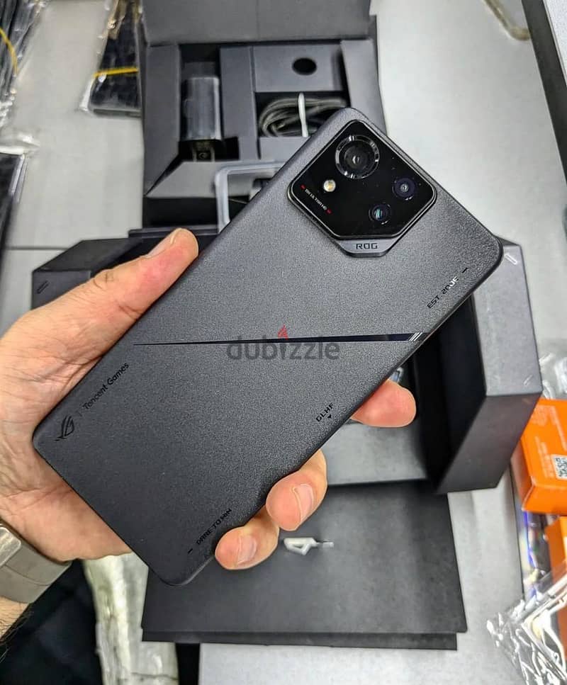 Asus Rog Phone 8 2