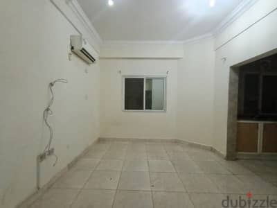 studio available um mughlina near health center