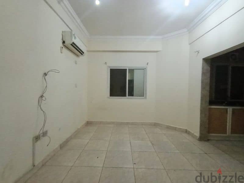 studio available um mughlina near health center 0