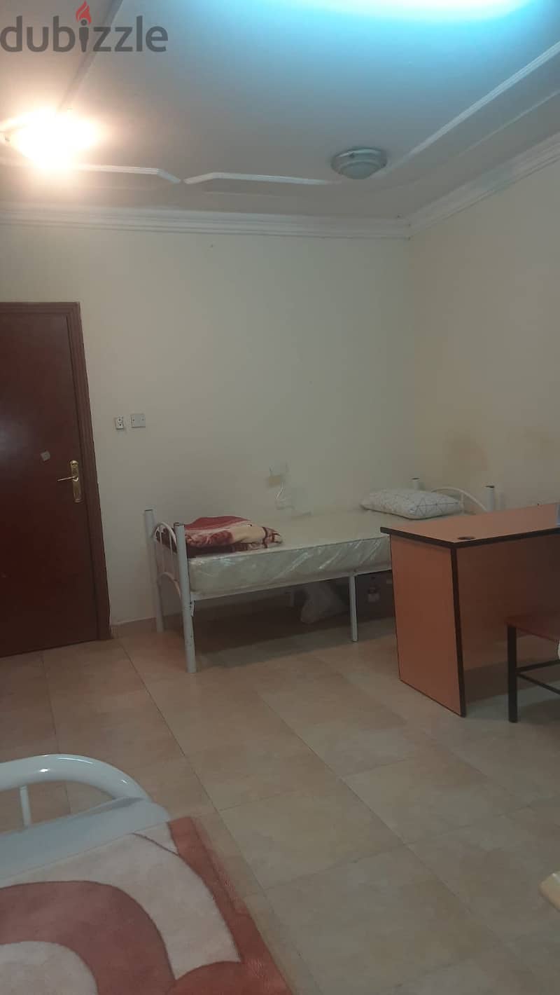 Ex Bed space available Near Mansoora Metro Station 2