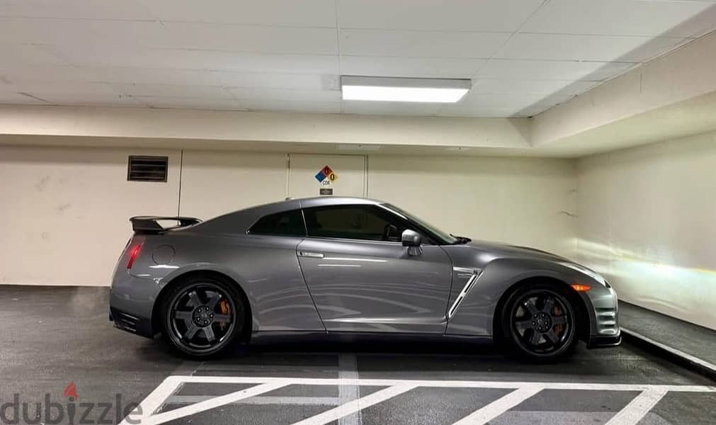 Nissan GT-R 2015 Sports 4