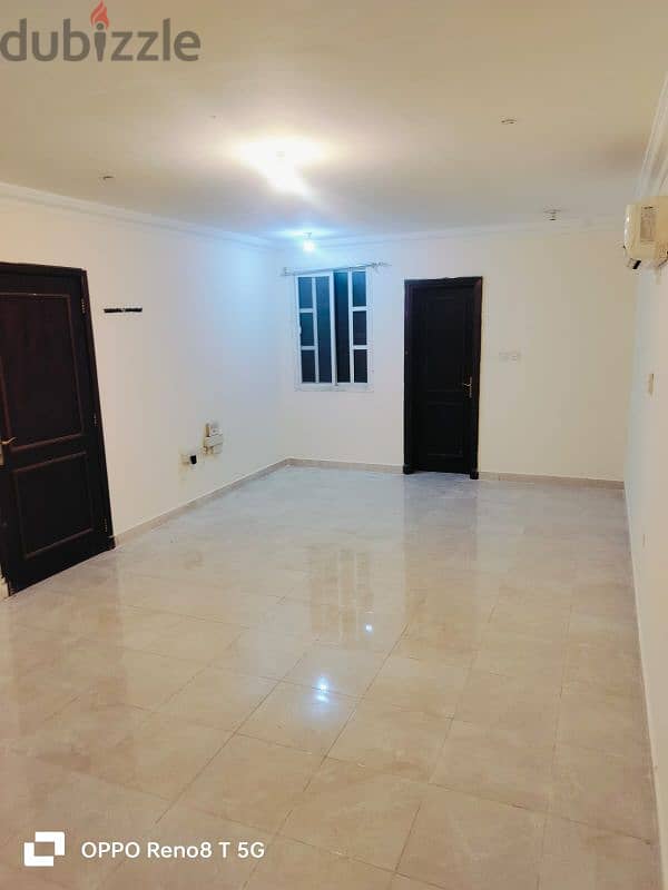 family room for rent in Al wakhra. 3