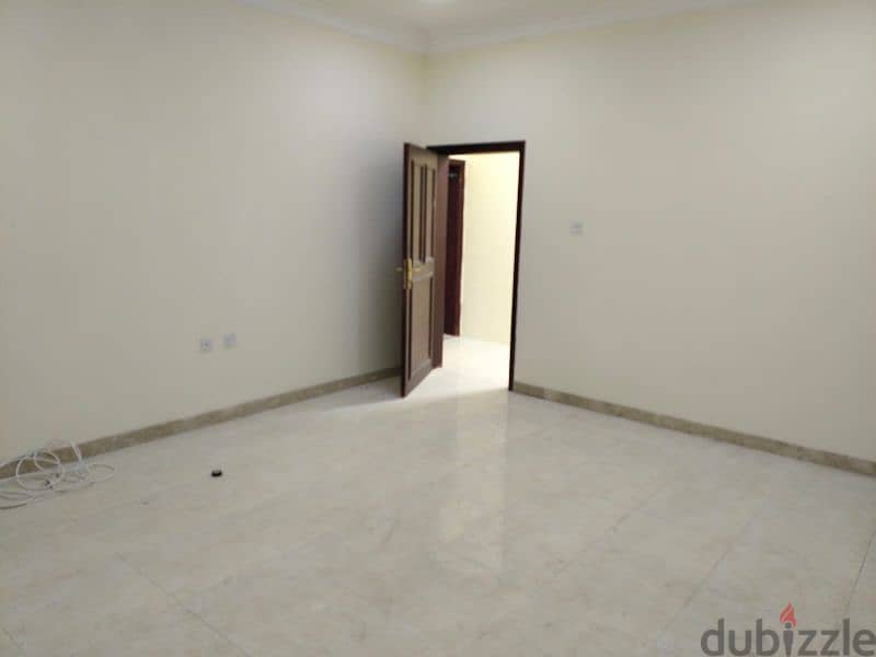 family room for rent in Al wakhra. 6