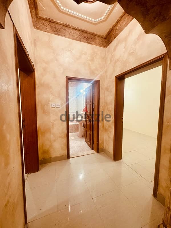 2 BHK 2 BATHROOMS 4