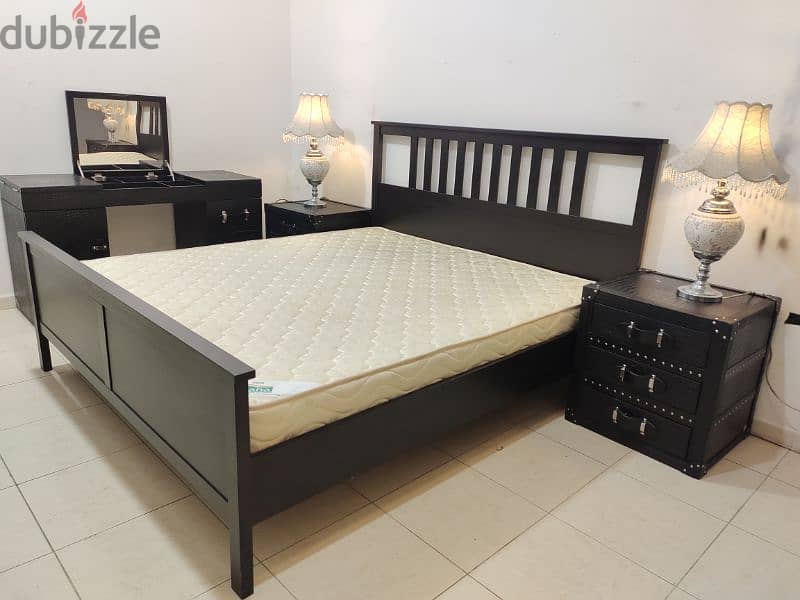 King size bed set for sale 0