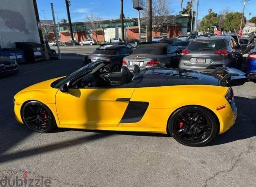 Audi R8 2011 Quattro spyder convertible 2D 2