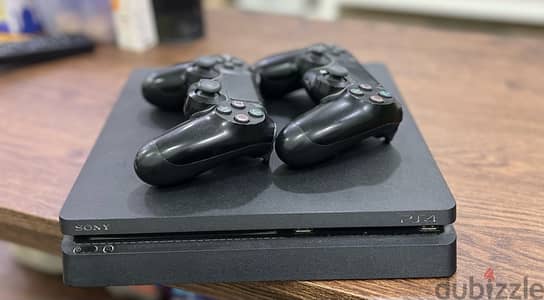 PS4 Console -Slim-256GB-2 Black Controller- Call Of Duty Disc