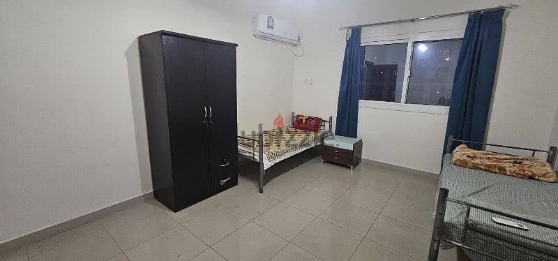 Spacious room or 2 Bed spaces available for Executives Bachelors 7