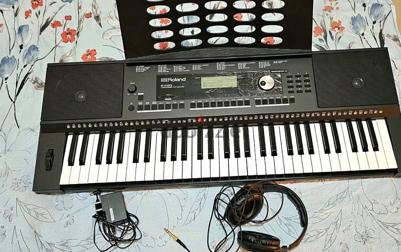 Roland EX20 Keyboard | With Headphones + Stand | Great Condition | 3