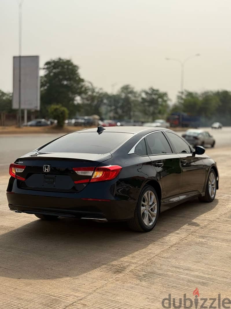 Honda Accord 2019 ex 1