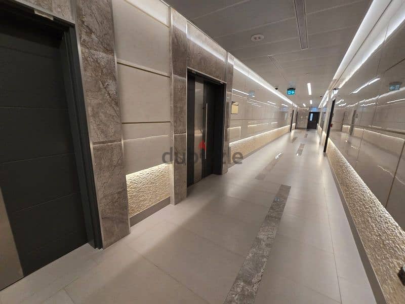 Multiple Office Sizes * Area: From 100 sqm to 1,500+ sqm 9