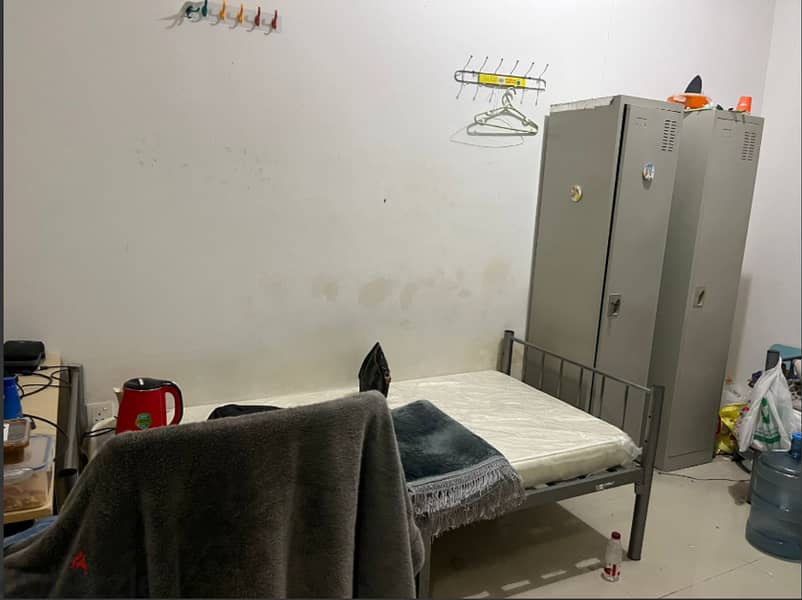 Executive Male Bachelor Bedspaces - Only Sri Lankans and Indians 8