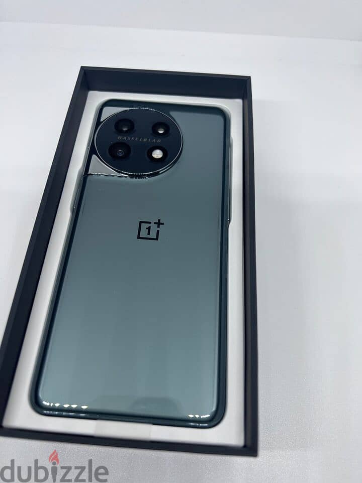 One + 11 5G - 16GB RAM - 256GB 1